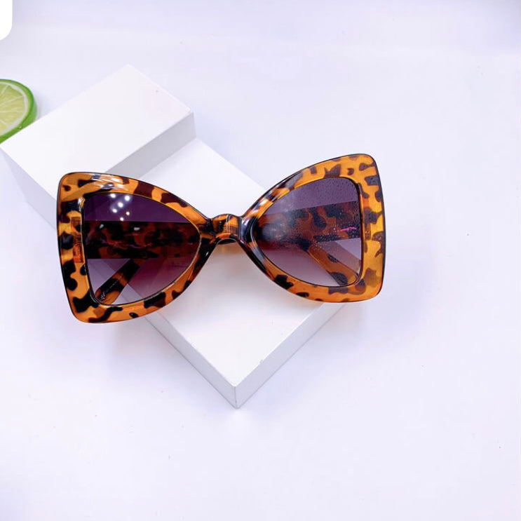 Bow sunglasses with pearls