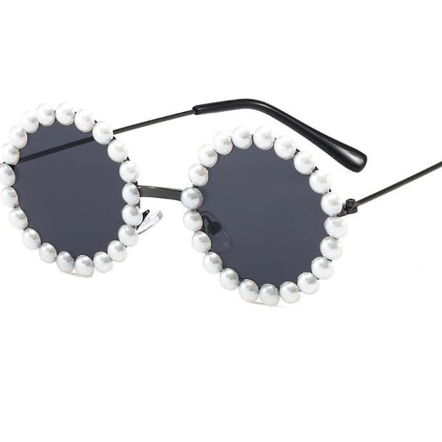 Pearl border sunglasses